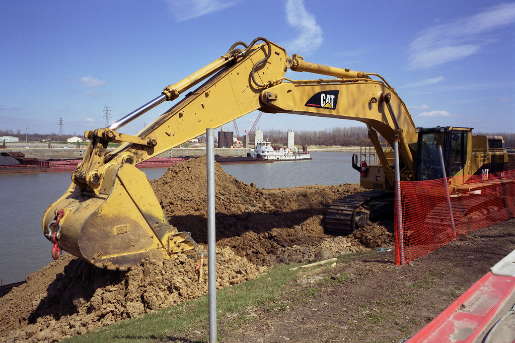 Off-Highway / Construction (Cat, Komatsu, Volvo CE, JCB, Bobcat)